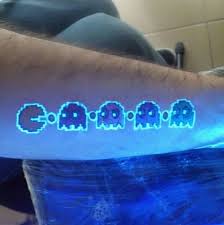 Black Light Tattoos Or Glow In The Dark Tattoos Is A Part Of A New Growing Trend In The Body Art World These Tattoos Are Cre Uv Tattoo Dark Tattoo Glow