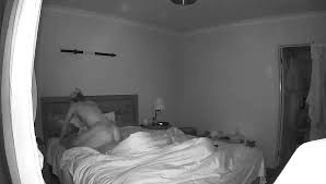 Yatak odası kamerasında gizli seks yakalandı