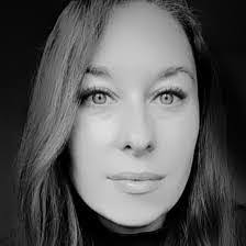 Jennifer Reffner's Instagram, Twitter & Facebook