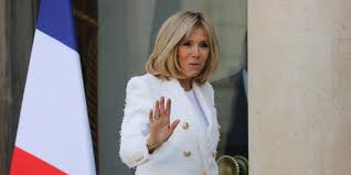 Le salaire du chirurgien varie en fonction de son ancienneté du secteur dans lequel il exerce. Brigitte Macron Une Augmentation De Salaire En 2019