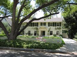 Btw, the fotb house is much larger, and for sale! Father Of The Bride The 15 Best Traditional Movie Houses Lonny