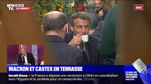 Le président de la république a été giflé après sa visite au lycée hôtelier de tain l'hermitage, une séquence. Sans Masque Et Avec Un Cafe A La Main L Image D Emmanuel Macron Sur Une Terrasse A Paris Youtube