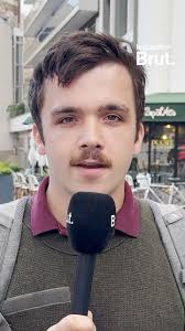 LA QUESTION BRUT. — Se trancher le pouce pendant le service, nettoyer des  mobil-homes (très) sales, chercher des tongs enterrées dans le sable... Et  vous c'est quoi votre pire souvenir de job d'été ?