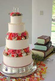 Magpies Bakery Knoxville Tn Buttercream Wedding Cake With Floral Spacers Custom Boo Square Wedding Cakes Beautiful Wedding Cakes Buttercream Wedding Cake