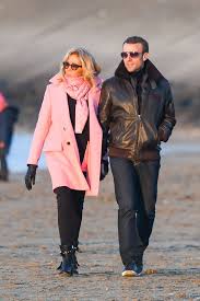 Thanks Brigitte Macron For The Winter Skinny Jean Outfit Idea In 2020 Winter Skinny Jeans Outfits Skinny Jeans Outfit Stylish Couple