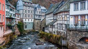 Sie haben nun die gelegenheit eine wunderschöne wohnung im ersten obergeschoss in einem historischen herrenhaus in einer historischen stadt zu erwerben. Monschau Nordrhein Westfalen Geo