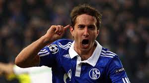 Dabei macht in der vorbereitung ein mann auf sich. Switzerland S Gavranovic Out To Follow Raul S Lead Under 21 Uefa Com