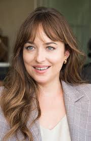 Dakota johnson smile ows off her new smile after closing. Dakota Johnson Speaks Out About Her Missing Tooth Gap And The Truth Will Surprise You Hello