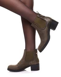 Disponible en taille 35 dans le coloris kaki/brique, la bottine jumpy pour les femmes est un modèle parfait pour les journées pluvieuses. Bottines Kaki A Imprime Ecaille Brillant