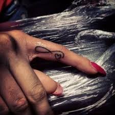 31 Cool Inner Finger Tattoos To Inspire You Small Finger Tattoos Ring Finger Tattoos Cute Matching Tattoos