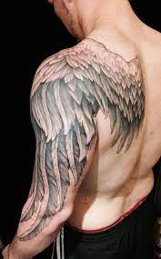 A Wing Tattoo Can Symbolize Different Things Some People Believe That Having A Wing On A Human Shape Would Engel Tattoos Schulter Tattoo Engelsflugel Tattoos