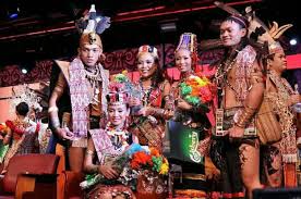 Rumah panjang bidayuh di mongkos homestay popular sarawak projek travel. Kenali Suku Kaum Bidayuh Photos Facebook
