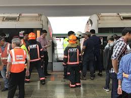 Wtf, even this a whole new low for khaw boon wan or any pap minister. Khaw Boon Wan Rilek1corner