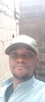 I DON BRING BETTER* ooo This is a food bank, where you no go lack food for  your house. weekly contribution of 11,500 only. *Every week one person  Carries all these home*