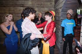 Netflix on X: These photos of Iñaki Godoy meeting the actor playing Luffy  at #TUDUM's One Piece activation are just so pure t.coKtOzUXg73r   X