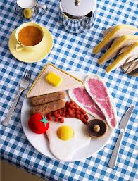 Low In Calories High In Wool Knitted Comfort Food By Jessica Dance And David Sykes Play Food Fake Food Felt Food