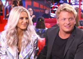 Max verstappen is 22 jaar oud, maar verslindt de ene na de andere dame. Kersverse Ex Vriendin Thomas Berge Verprutst The Voice Auditie Show Ad Nl