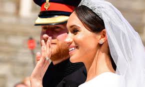 It was apparent on their wedding day, when harry lifted meghan's veil and said, you look amazing. Meghan Markle S Makeup Artist Uses This 9 Cream As A Highlighter Hello