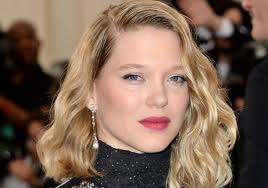 In both cases a slight increase from her younger years. Lea Seydoux Son Dressing D Ambassadrice De Chic A La Francaise Elle