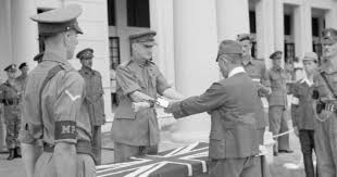 Inggeris 1824 1941 1945 1957 awal abad ke 17 pedagang british muncul di kepulauan melayu 11 ogos 1786 campurtangan british di tanah melayu apabila francis light menduduki pulau pinang. Permulaaan Pentadbiran Tentera British Di Tanah Melayu Pekhabar