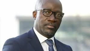 La discourtoisie, la suffisance, le déni, un ministre de la république n'en  a pas besoin. Dire "ce monsieur" à son co-débatteur n'est pas du tout  commode au statut du ministre encore moins