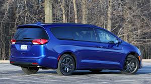 Hybrid limited fwd specifications and pricing. 2019 Chrysler Pacifica Hybrid Limited Review Near Perfect