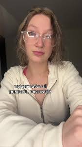 Kendra Carden's Instagram, Twitter & Facebook