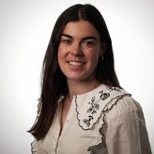 Liz Mckeever's Instagram, Twitter & Facebook