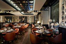 Perfectly situated just minutes' walk from the opera house, sydney harbour bridge and the cbd, experience a 59 room, 5 star hotel in the rocks steeped in history. Pov Lighting At Qt Sydney