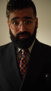 Why would you not allow this tie in?? Loved this vintage YSL kipper 🤌🏽  #fyp #tiegate #ties #london #decimo #menswear #grwm #colourfulties #style  #styletips