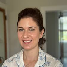 Amanda's Welcome Dinner Glam! 💁🏻‍♀️⭐️ The inspo was to embrace a natural  radiant makeup look with a power pony for tonight's welcome dinner. Hair  and makeup by #SarahKhanArtistry #BridalbySarahKhanArtistry  #BridesofSarahKhanArtistry #BridalMakeup ...