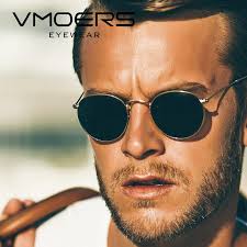 Avec leur design épuré, les lunettes de soleil aviateur affichent un style moderne désinvolte tandis que les lunettes à monture ronde vous donneront un petit air artiste. Lunettes De Soleil Rondes Hommes Lunettes De Soleil Homme Lunettes Lunette Ronde Homme