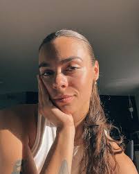 Karen Drouin's Instagram, Twitter & Facebook