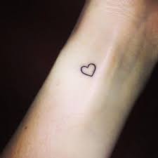 Little Heart Tattoo On Wrist Pesquisa Google Minitatuagens Tatuagem Discreta Tatuagens Especiais