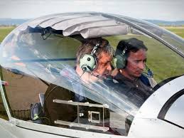 La enter găsești o încă o idee originală de a felicita cu 8 martie un educator sau profesor este să alegi un cadou pentru nu e primul an când alegeți daruri pentru colegele de oficiu, dar anul acesta cam stații la dubii pentru. Cadou Barbati 50 Ani Alege Experiente Idei De Cadou