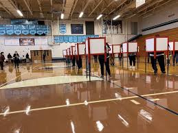 After a rocky year, ten people vie for spots