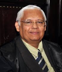 Tribunal de Pernambuco paga R$ 1,3 mi a juíza e corregedor cobra  explicações