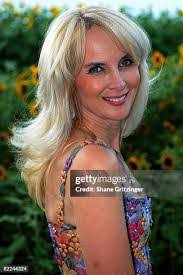 Sara Herbert's Instagram, Twitter & Facebook