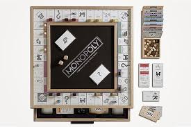 Juega a este juego de monopoly simulación donde podrás. Monopoly El Mitico Juego En Edicion Lujo Moda Y Caprichos