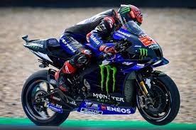 Official valentino rossi fan club. Fdhaivahoghrem