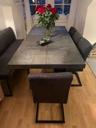 Dieses verlegebeispiel zeigt einen vorschlag für einen kleinen beistelltisch, der mit bunten fliesen ausgelegt. Tisch Aus Einer Grossformatigen Fliese Erstellt Fliesen Tische Mobel Einrichten Und Wohnen