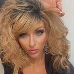 Deidre Smalley's Instagram, Twitter & Facebook