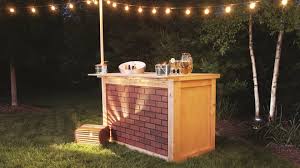 Je voulais que le verre dépasse question d'esthétique. Construisez Vous Meme Un Bar D Exterieur Dans Votre Jardin