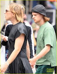 #camila mendes #tommy dorfman #camilamendesdaily #riverdale #cami: Tommy Dorfman Lucas Hedges Wrap Their Arms Around Each Other During Latest Nyc Outing Photo 4575547 Lucas Hedges Tommy Dorfman Pictures Just Jared