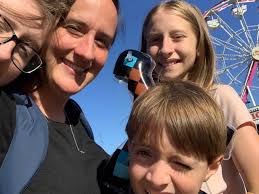 Ginger Warren's Instagram, Twitter & Facebook