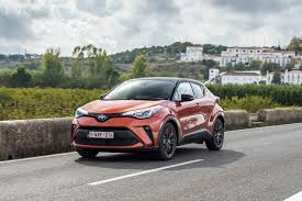 That dash panel comes along with a few stainless jobs along with matt along with gloss coatings at the same time. Toyota C Hr Looks Familiar But Packs More Punch First Drive Company Car Reviews
