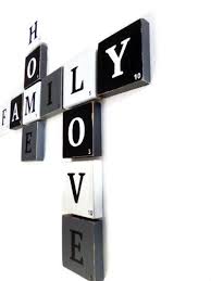 Une partie de scrabble entièrement en anglais va débuter dans un instant et tu seras un joueur d'exception! Lettre Scrabble Lettre En Bois Lettre Geante Decoration Murale Patinees Gris Noir Blanc Modele Loic Voici Une Idee De Giant Letters Wooden Letters Decor