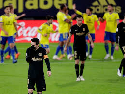 The page also provides an insight on each outcome scenarios, like for example if fc barcelona win the game, or if cadiz win the game, or if the match ends in a draw. Barcelona Suffer Shock Loss To Newly Promoted Cadiz Thescore Com
