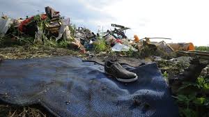 Las autoridades colombianas han concluido la operación de rescate de los restos mortales de las 71 personas que perdieron la vida en el accidente del avión que trasladaba a los jugadores del equipo. Por Que Se Hallaron Victimas Del Vuelo Mh17 Sin Ropa Rt