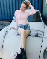  Image By Rigar On Emily Tennant Emily Tennant Romantic Comedy Film Actresses